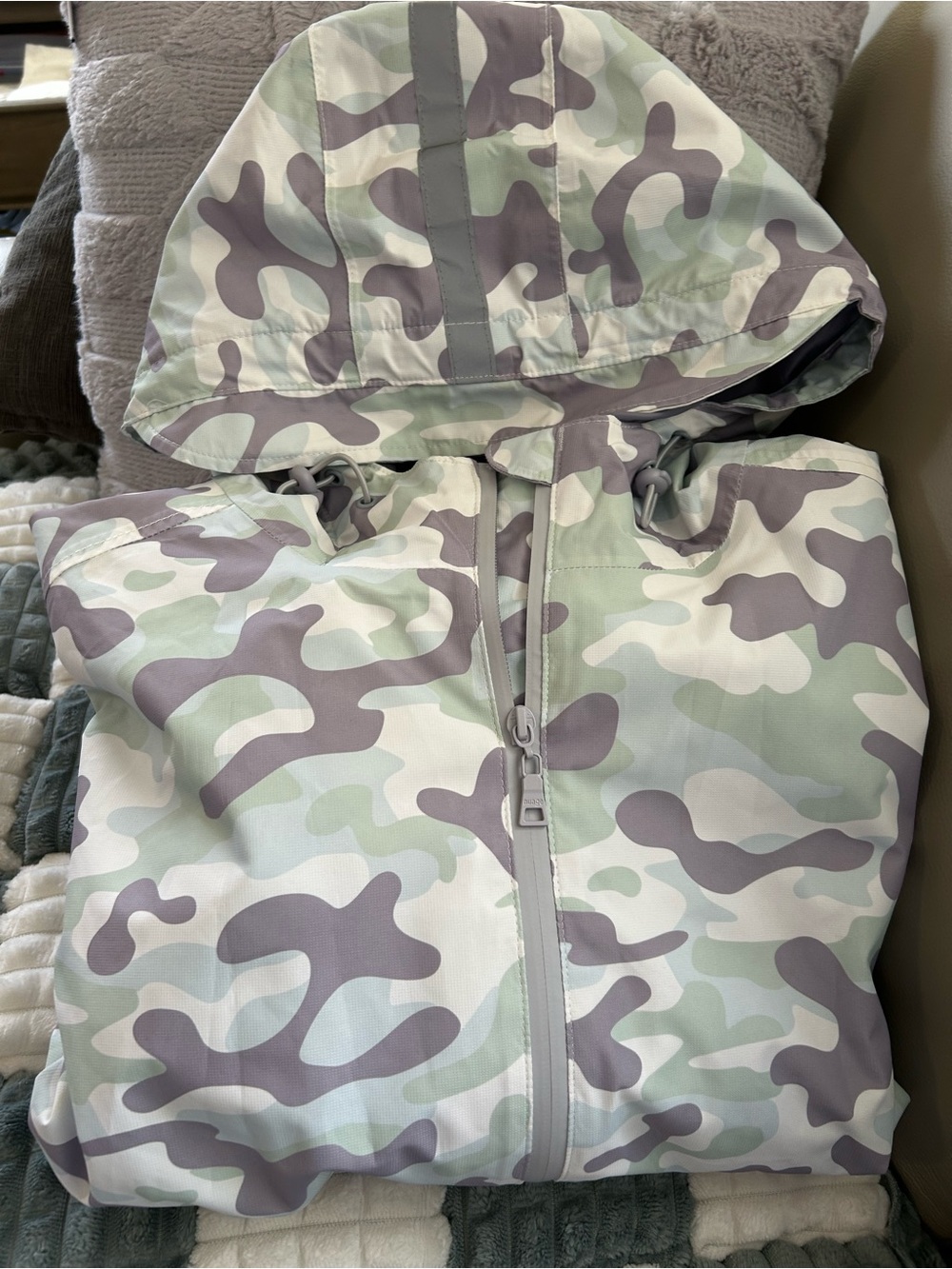 Light Green Camo Hooded Rain Jacket like new 2X